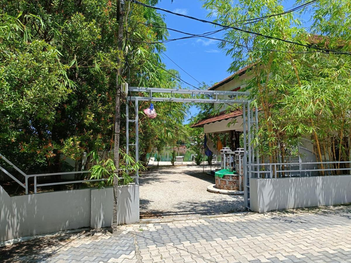 Global Backwater Resort Kollam Ngoại thất bức ảnh