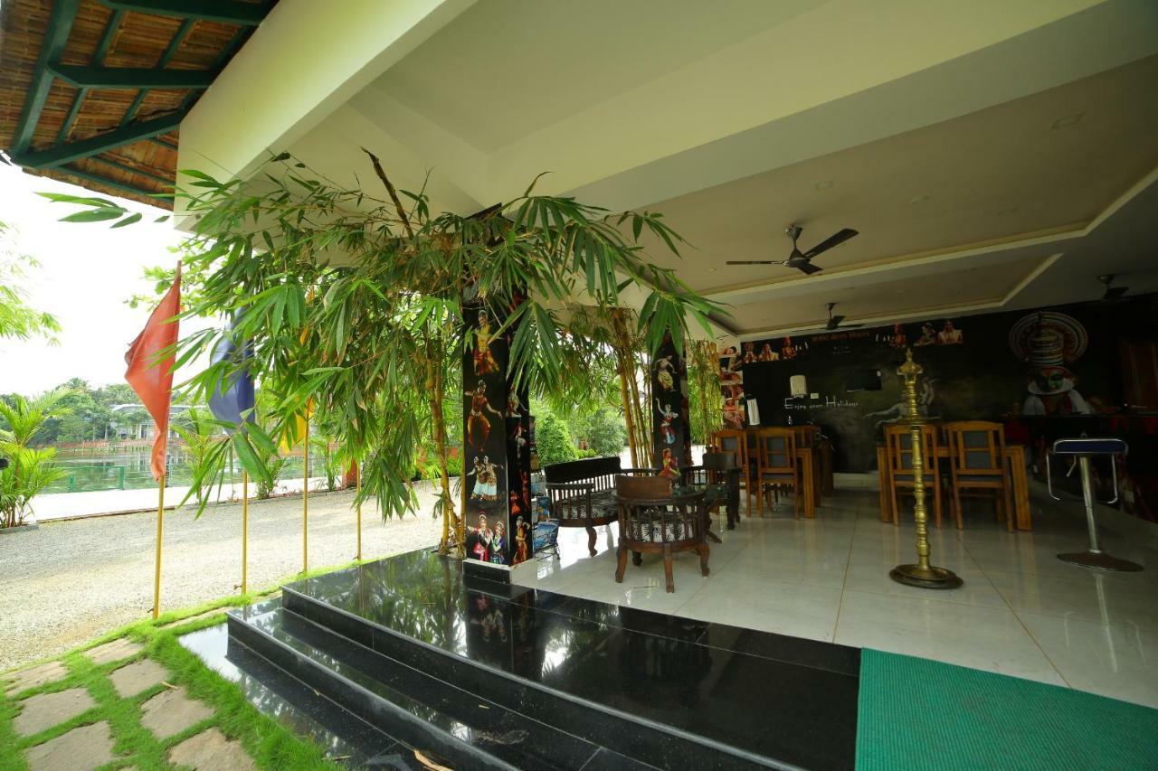 Global Backwater Resort Kollam Ngoại thất bức ảnh