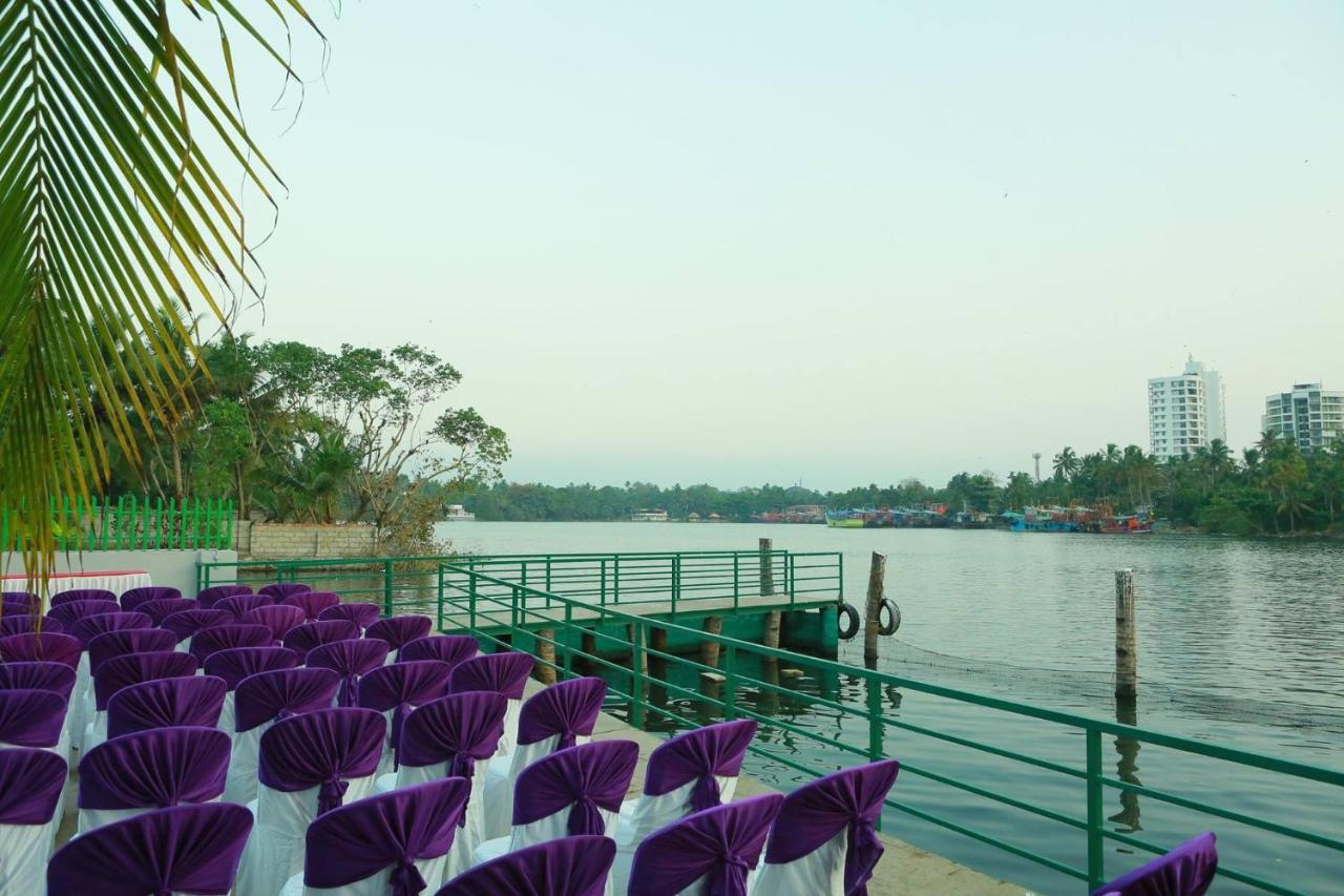 Global Backwater Resort Kollam Ngoại thất bức ảnh